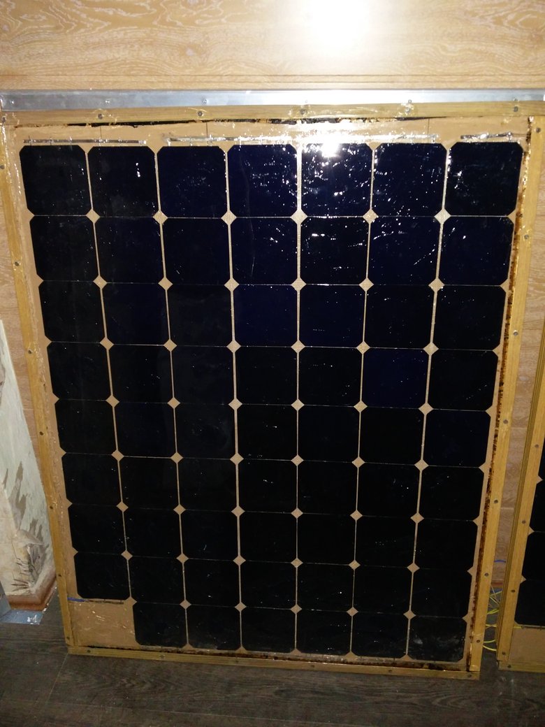 Фото процесса самостоятельной сборки солнечной панели из элементов Sunpower
